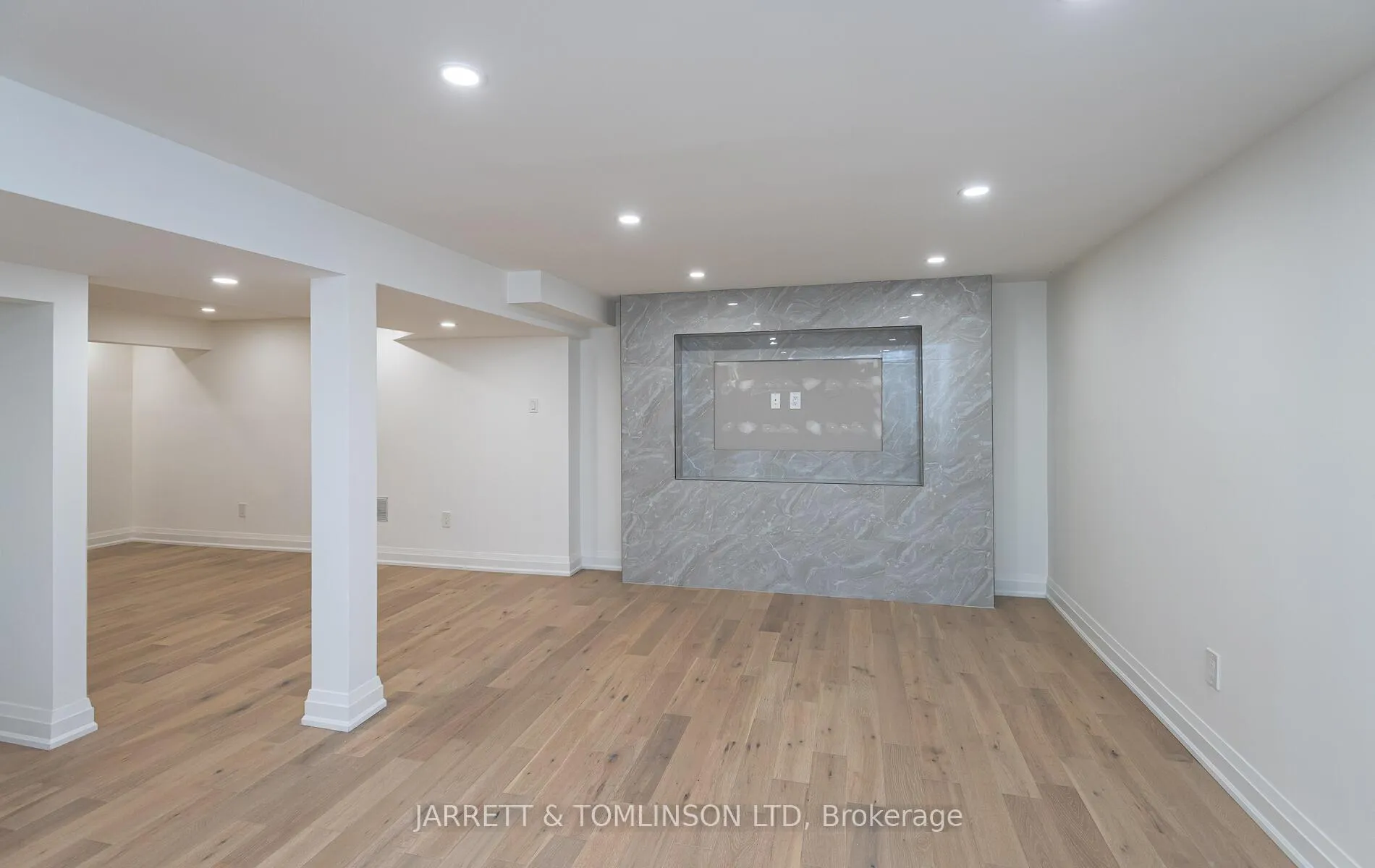 Photo 32 of 171 Walton Drive, Aurora, Aurora Village — HOMEH