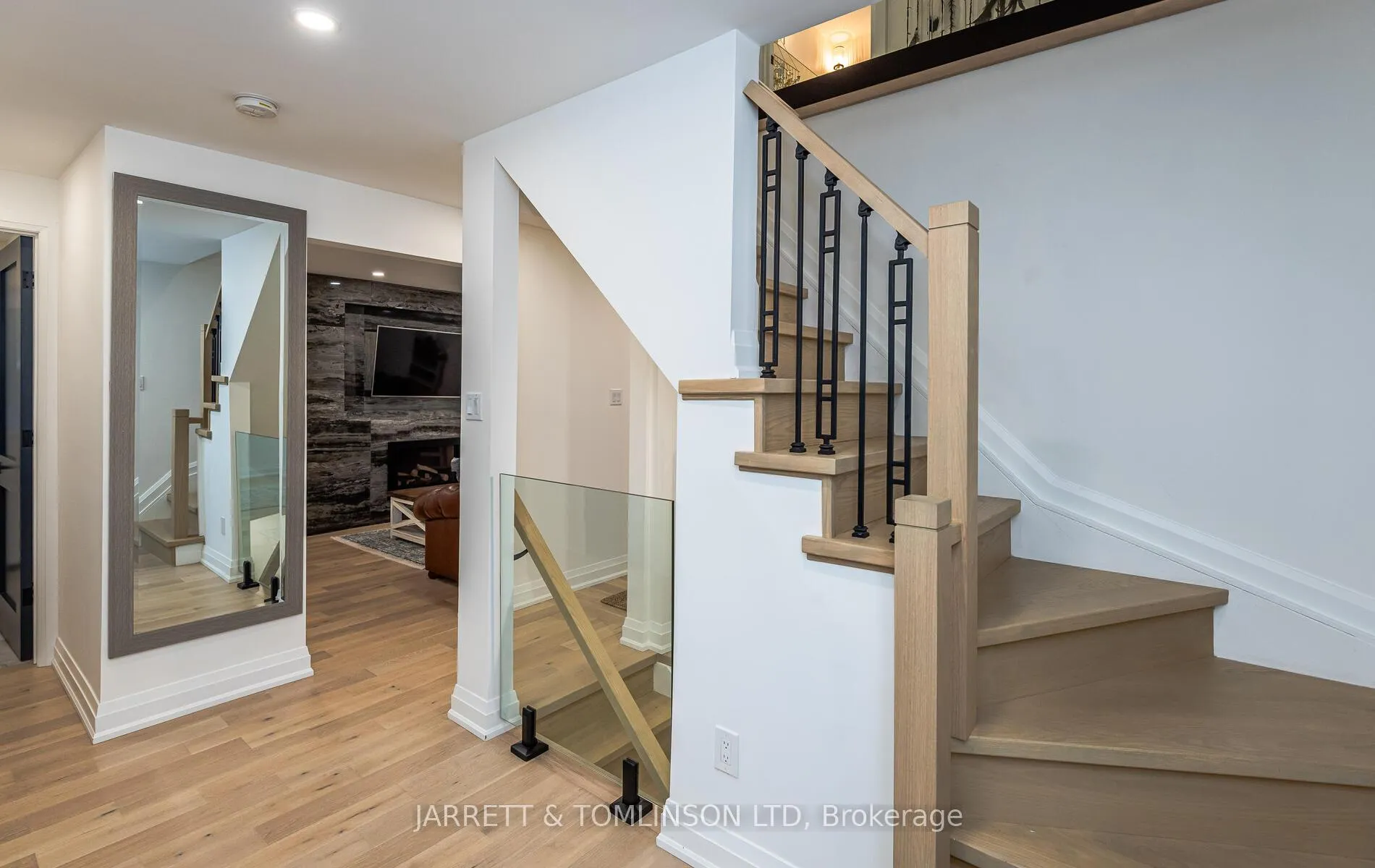 Photo 35 of 171 Walton Drive, Aurora, Aurora Village — HOMEH