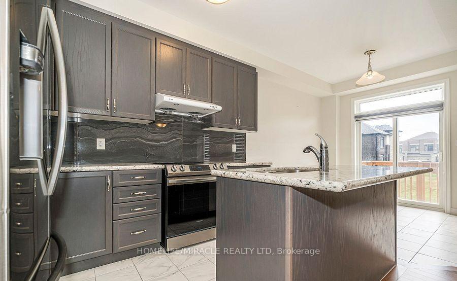 Photo 4 of 29 Bromfield Street, Whitby, Rural Whitby — HOMEH