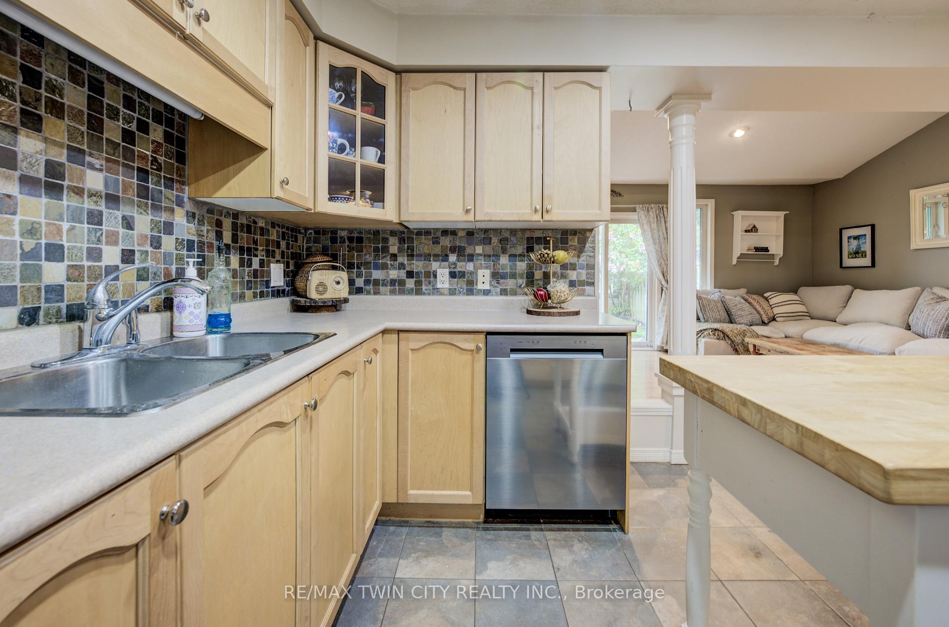 Photo 11 of 654 Inglis Falls Place, Waterloo — HOMEH