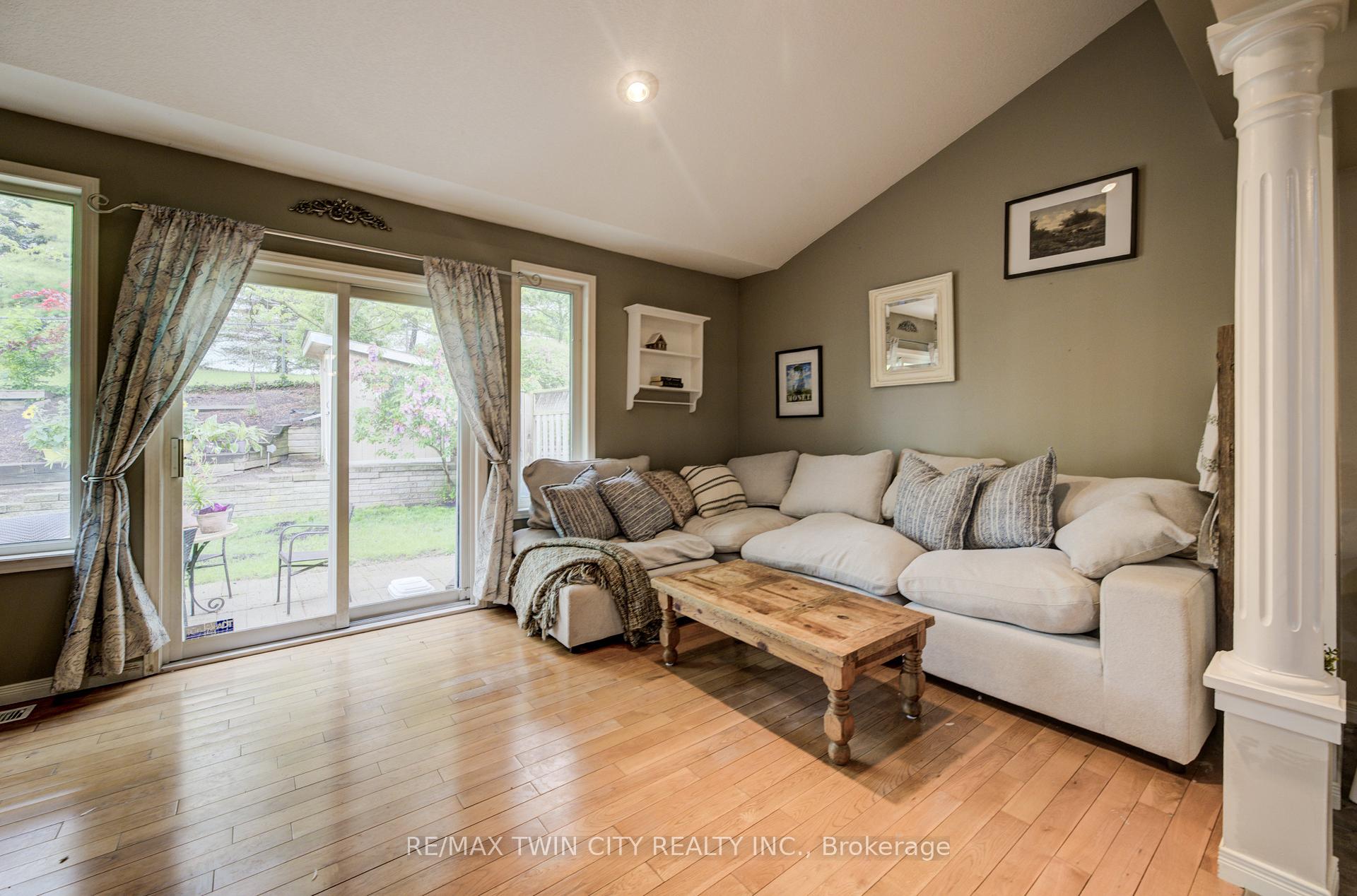 Photo 14 of 654 Inglis Falls Place, Waterloo — HOMEH