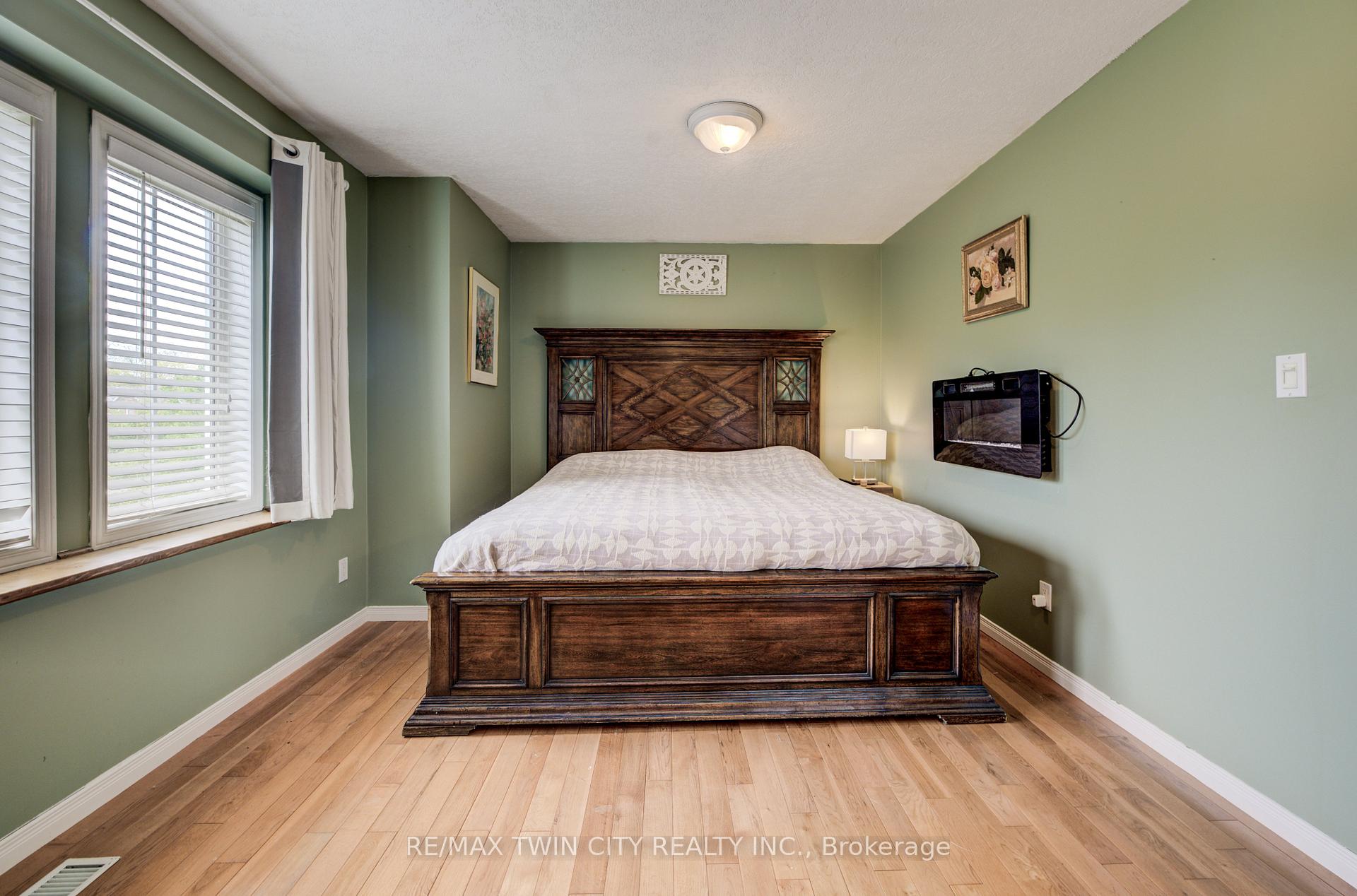 Photo 20 of 654 Inglis Falls Place, Waterloo — HOMEH