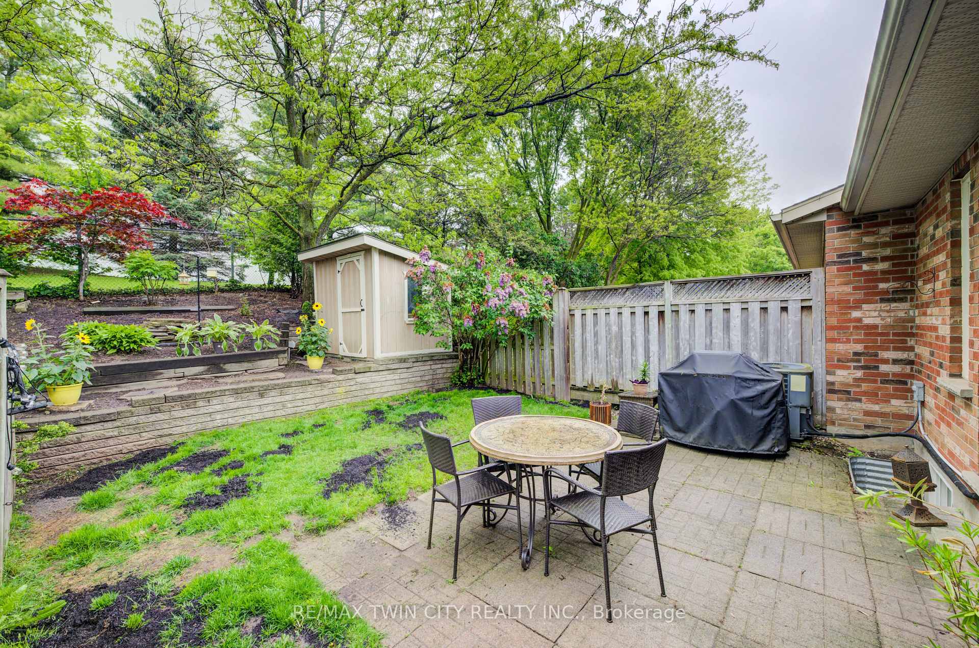 Photo 33 of 654 Inglis Falls Place, Waterloo — HOMEH