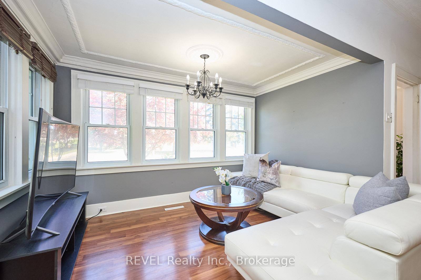 Photo 10 of 349 Niagara Street, Welland, Prince Charles — HOMEH