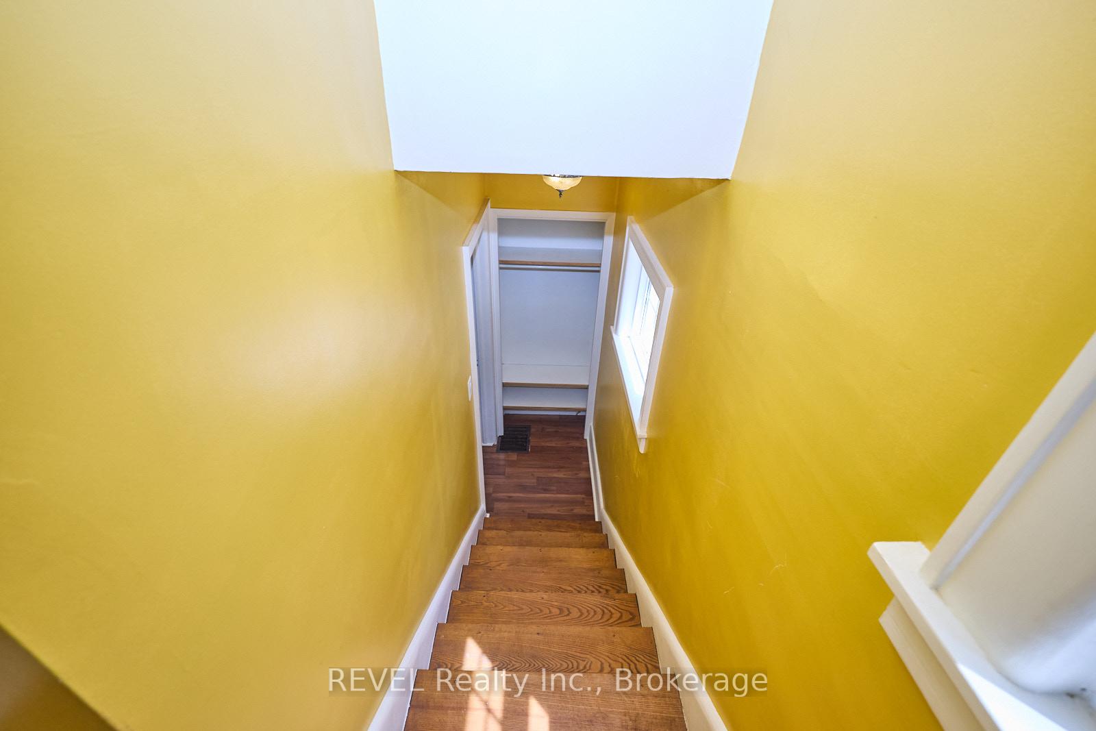 Photo 19 of 349 Niagara Street, Welland, Prince Charles — HOMEH