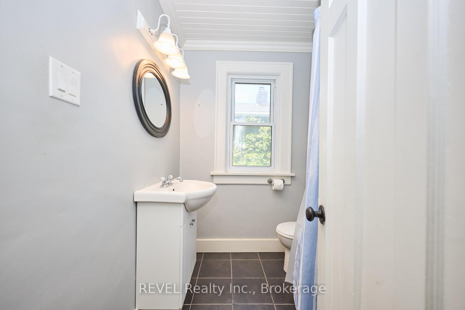 Photo 24 of 349 Niagara Street, Welland, Prince Charles — HOMEH