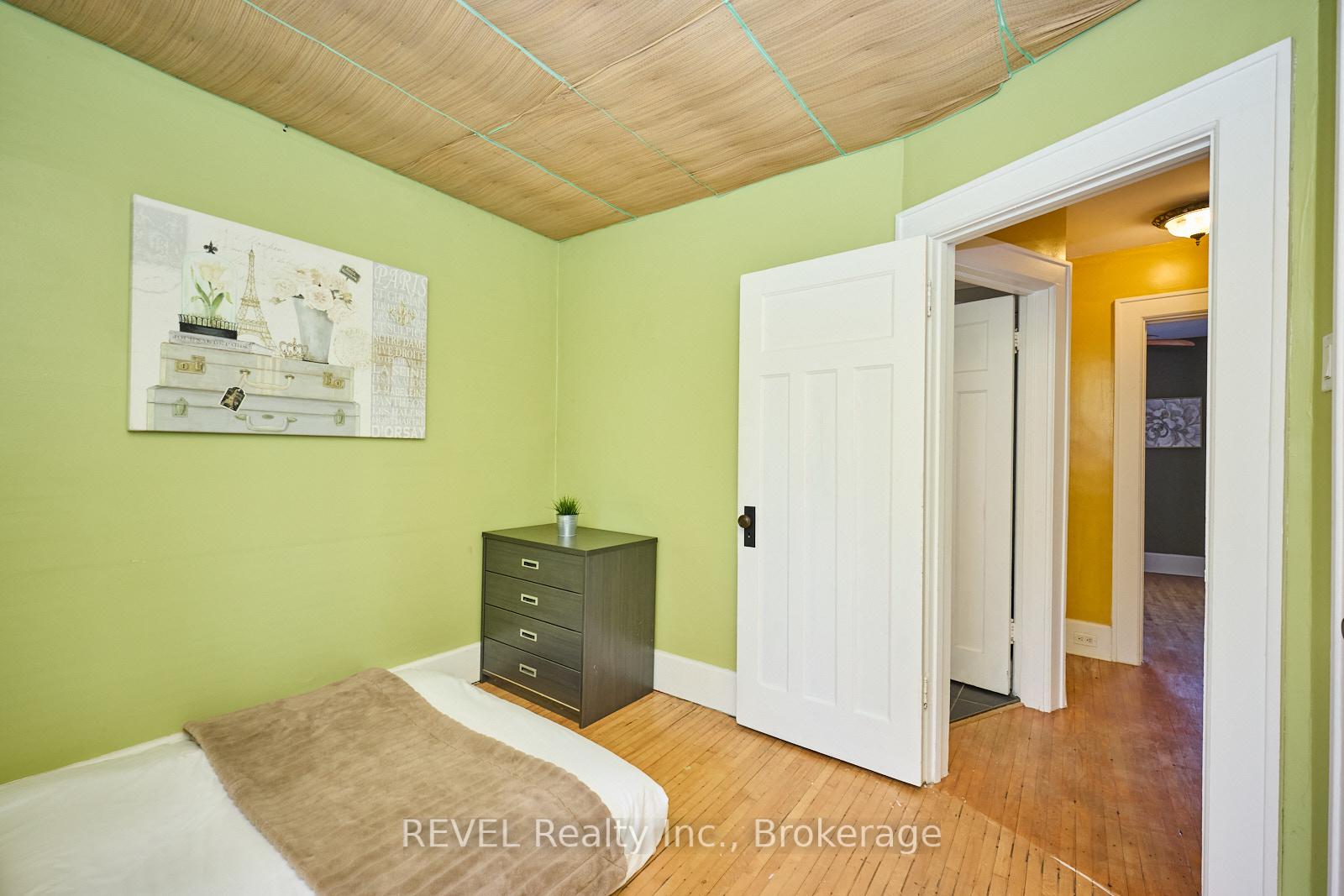 Photo 26 of 349 Niagara Street, Welland, Prince Charles — HOMEH