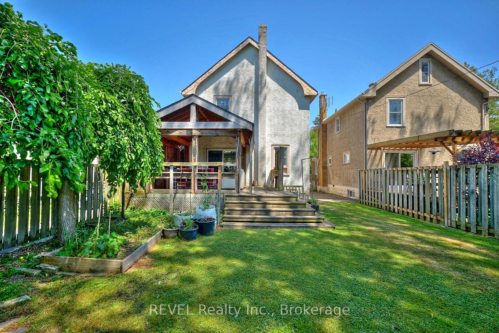Photo 37 of 349 Niagara Street, Welland, Prince Charles — HOMEH
