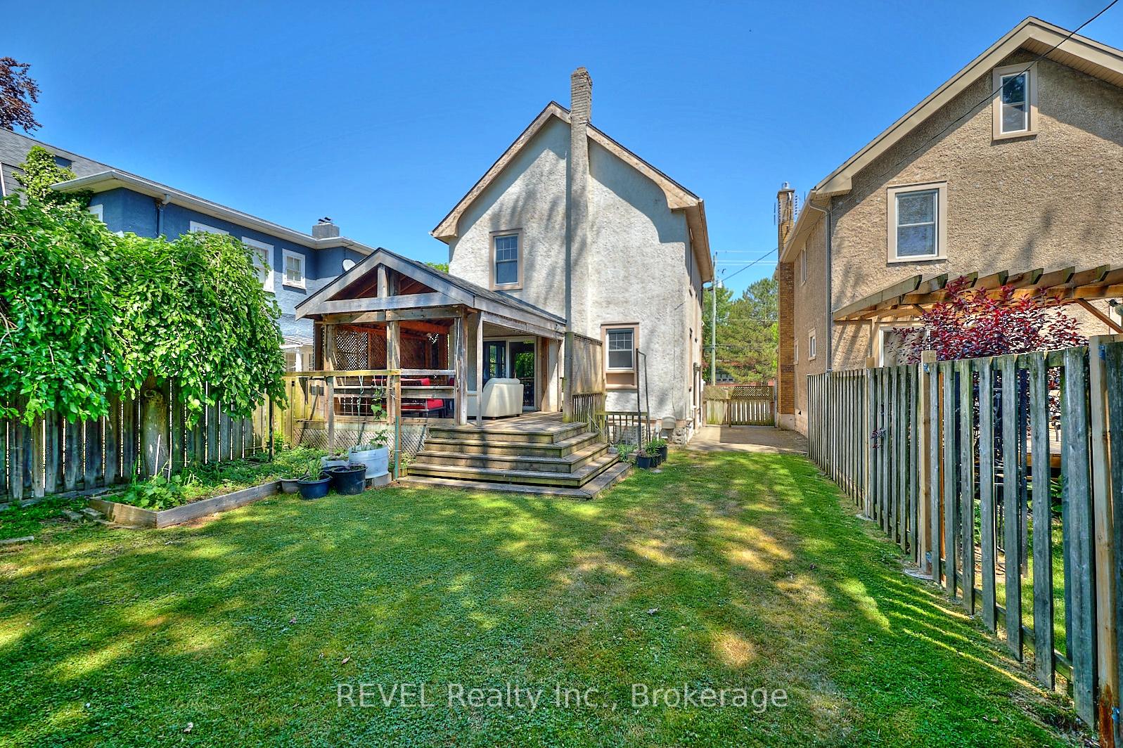 Photo 38 of 349 Niagara Street, Welland, Prince Charles — HOMEH