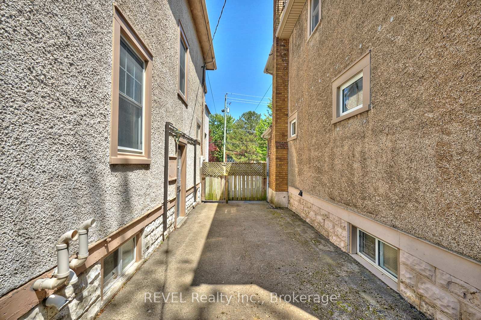Photo 39 of 349 Niagara Street, Welland, Prince Charles — HOMEH