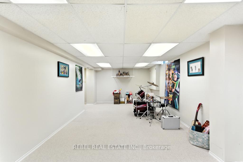 Photo 35 of 53 Braebrook Drive, Whitby, Rolling Acres — HOMEH