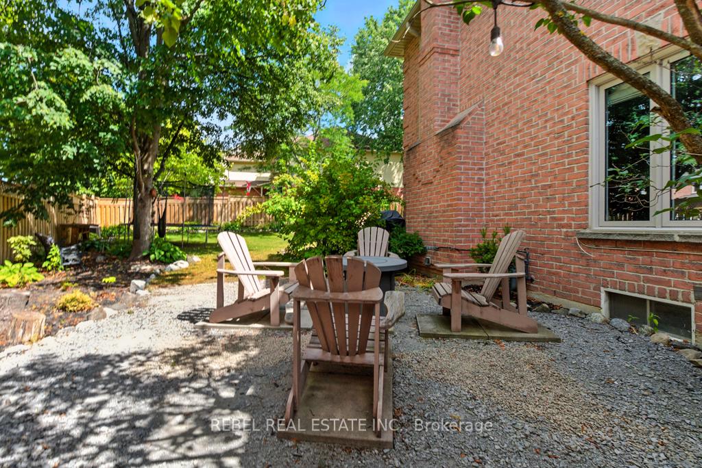 Photo 42 of 53 Braebrook Drive, Whitby, Rolling Acres — HOMEH