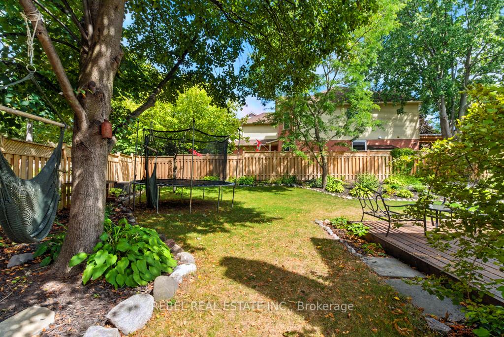 Photo 43 of 53 Braebrook Drive, Whitby, Rolling Acres — HOMEH