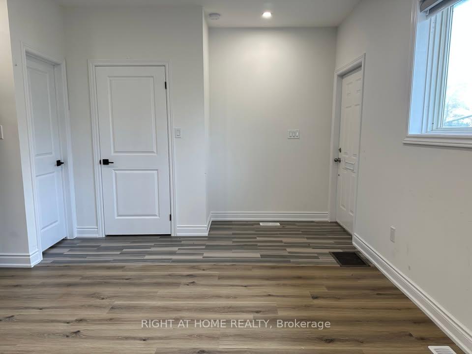 Photo 3 of Unit Unit 2, 700 Winchester Road E, Whitby, Brooklin — HOMEH