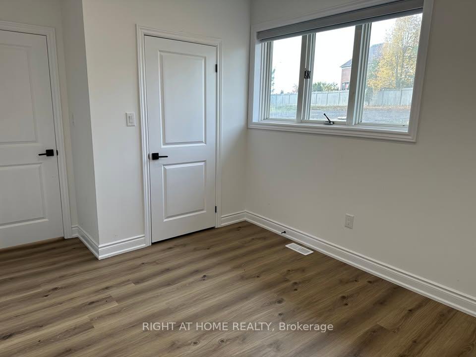 Photo 10 of Unit Unit 2, 700 Winchester Road E, Whitby, Brooklin — HOMEH
