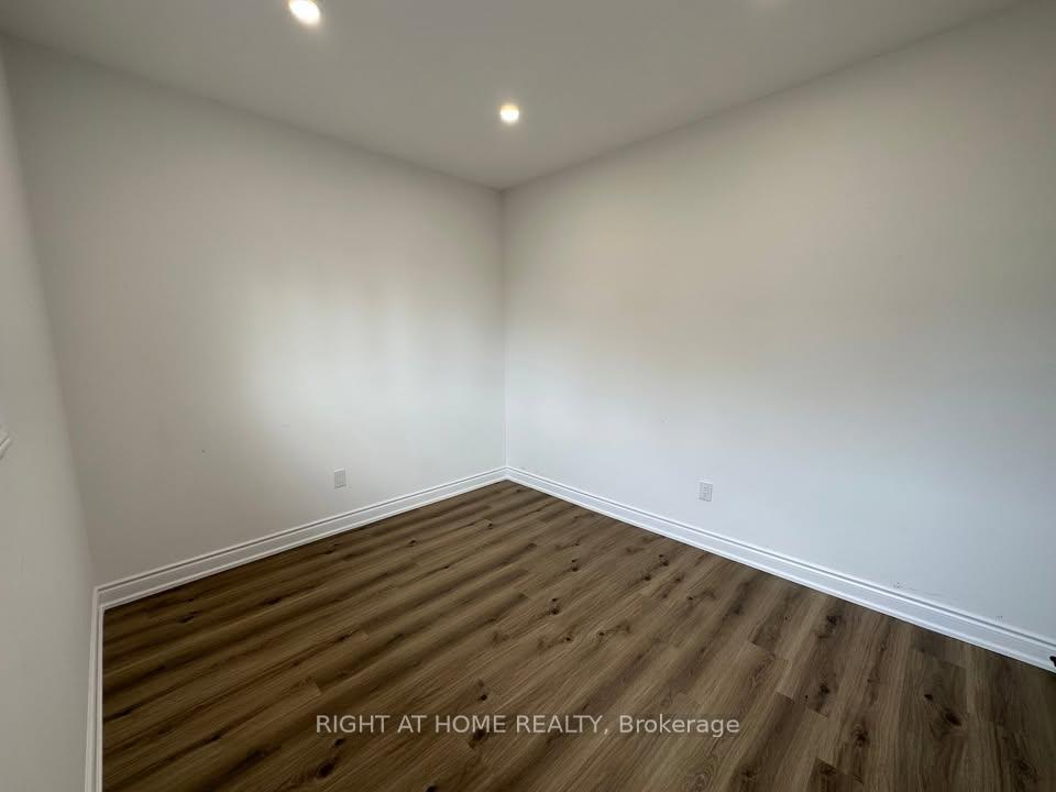 Photo 11 of Unit Unit 2, 700 Winchester Road E, Whitby, Brooklin — HOMEH