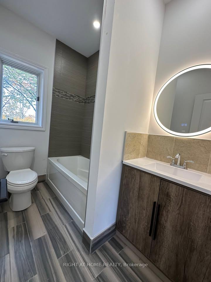 Photo 12 of Unit Unit 2, 700 Winchester Road E, Whitby, Brooklin — HOMEH
