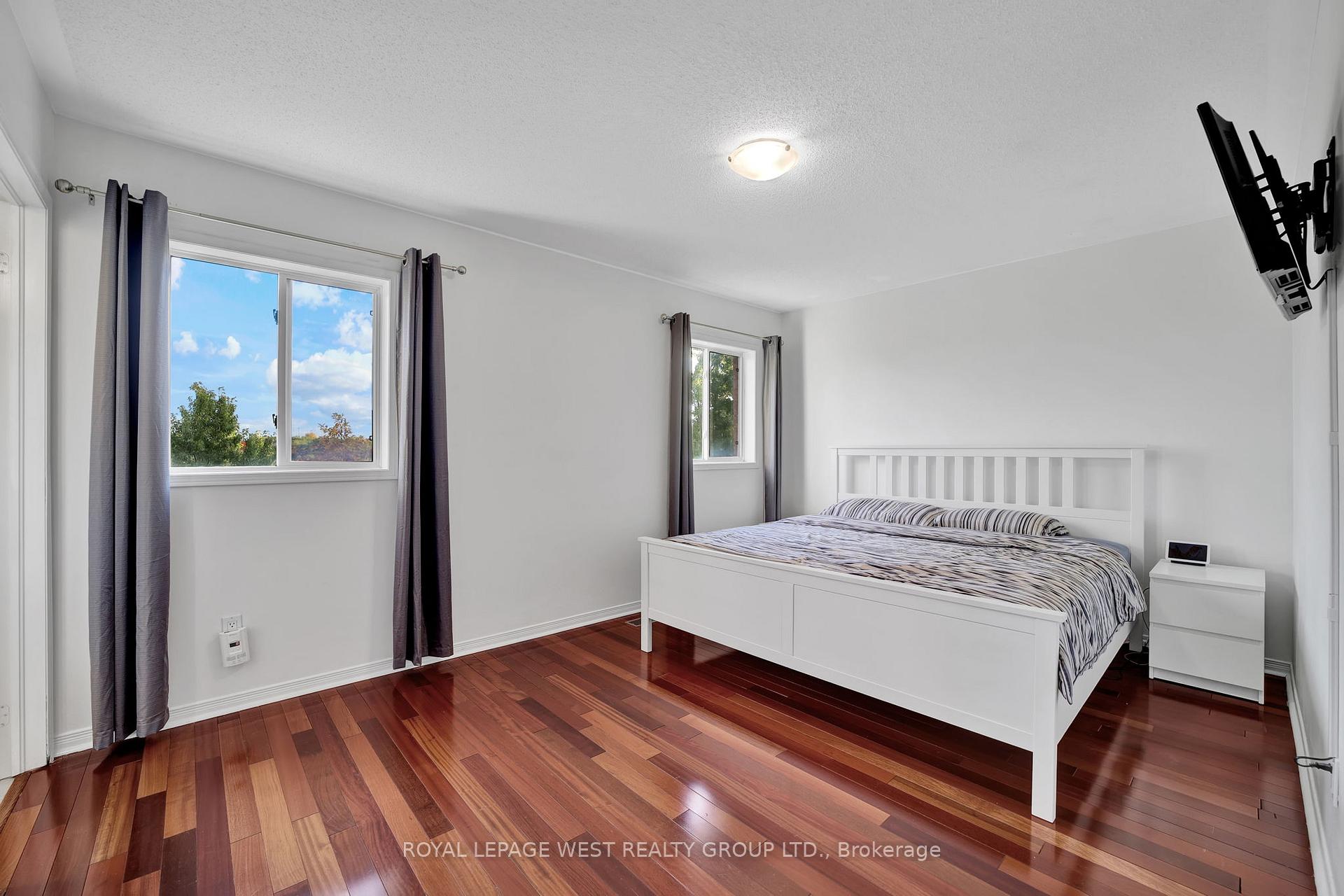 Photo 9 of 272 Wildberry Crescent, Vaughan, Vellore Village — HOMEH