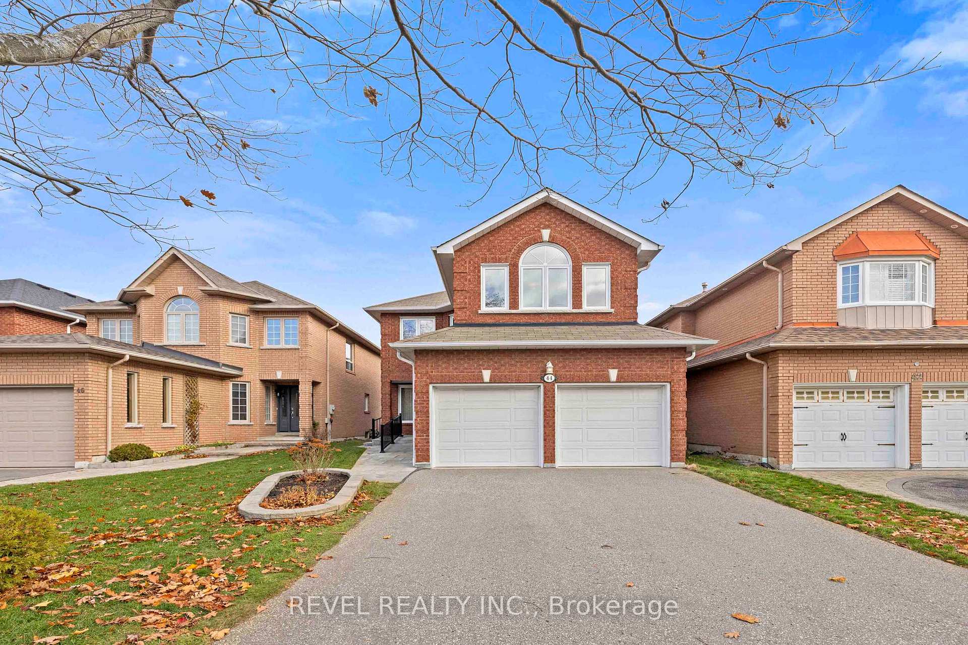 Photo 2 of 44 Clune Place, Whitby, Pringle Creek — HOMEH