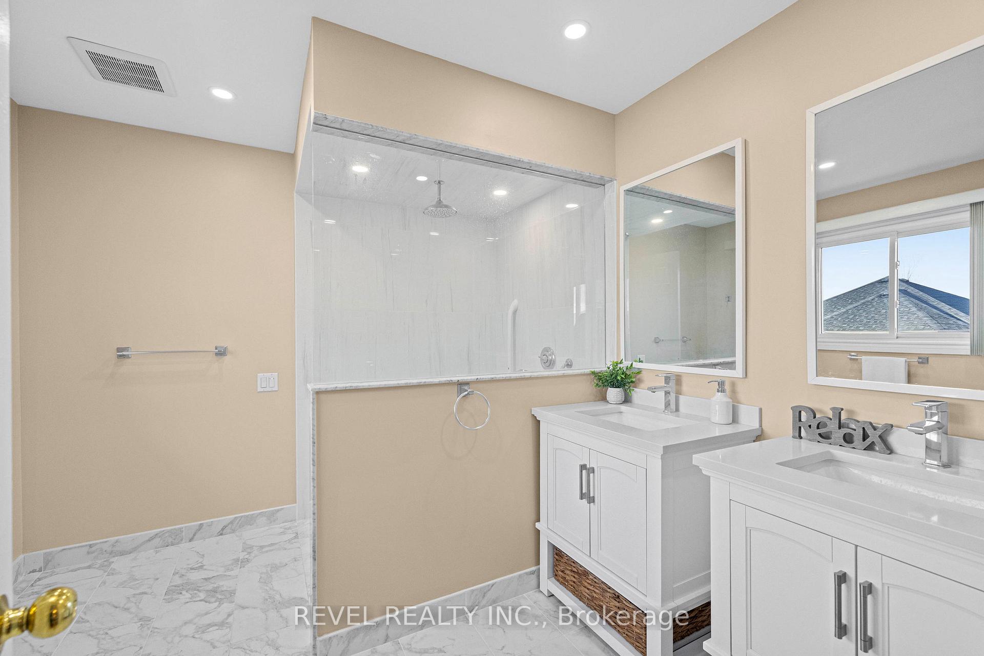 Photo 14 of 44 Clune Place, Whitby, Pringle Creek — HOMEH