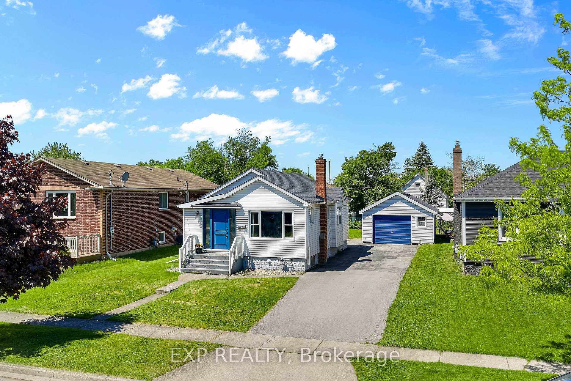 Front of 483 Scholfield Avenue N