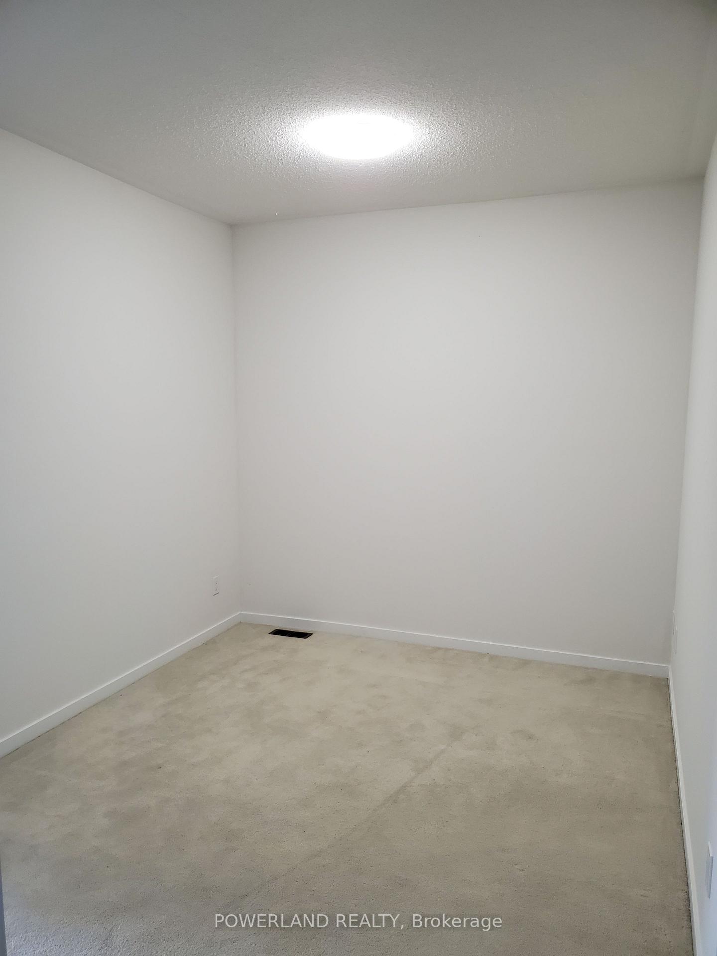 Photo 10 of 358 Elyse Court, Aurora, Bayview Northeast — HOMEH