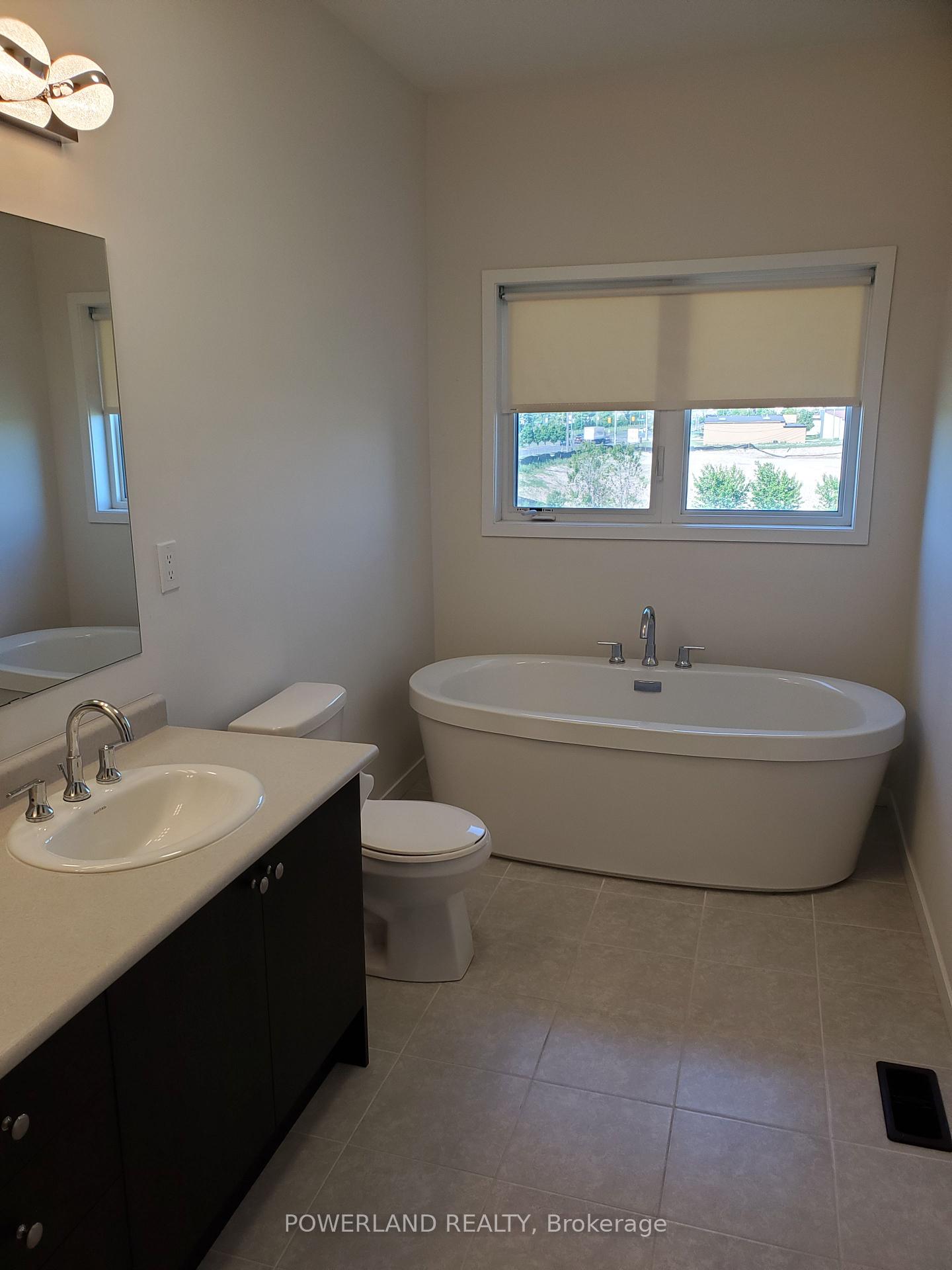 Photo 11 of 358 Elyse Court, Aurora, Bayview Northeast — HOMEH