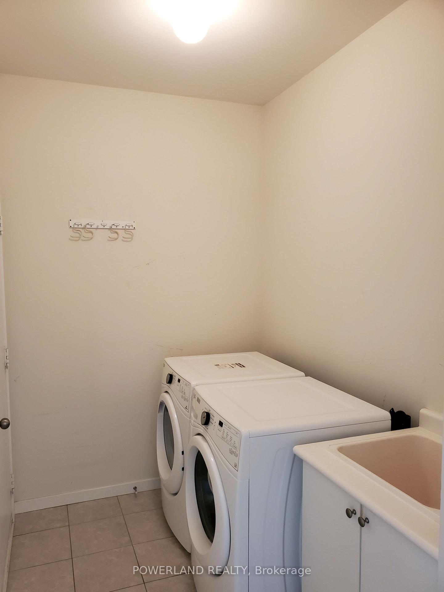 Photo 13 of 358 Elyse Court, Aurora, Bayview Northeast — HOMEH