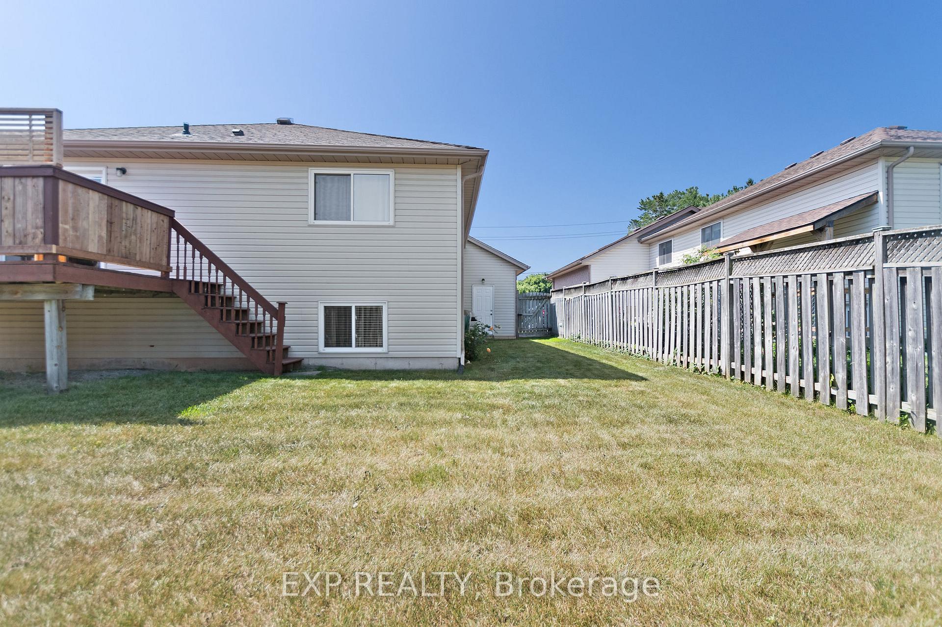 Photo 8 of 24 Quaker Road, Welland, N. Welland — HOMEH