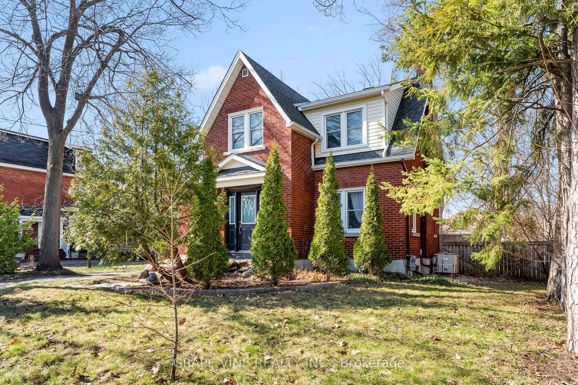 Photo 2 of 369 Pleasant Park Road, Ottawa, Alta Vista/Faircrest Heights — HOMEH
