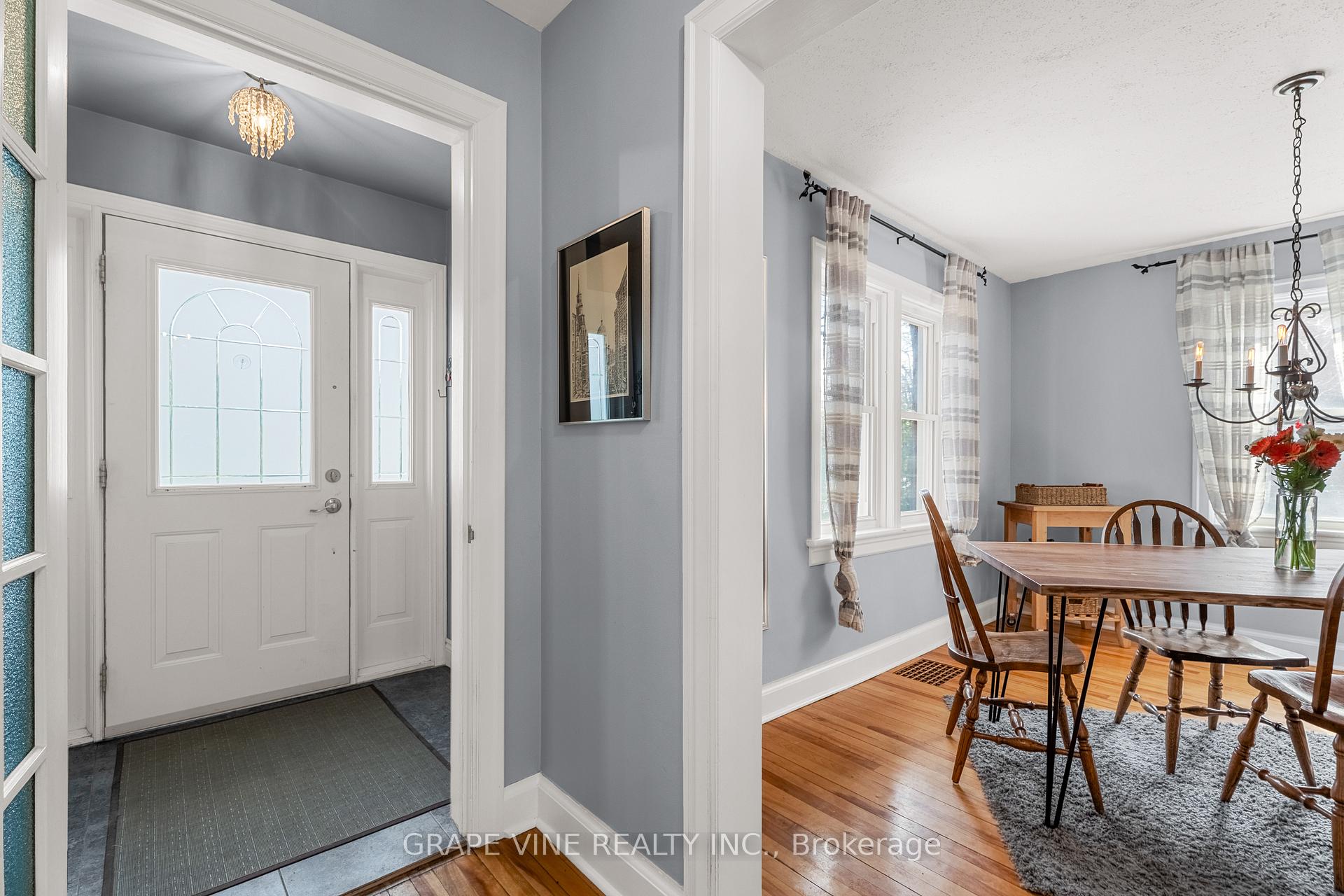 Photo 5 of 369 Pleasant Park Road, Ottawa, Alta Vista/Faircrest Heights — HOMEH