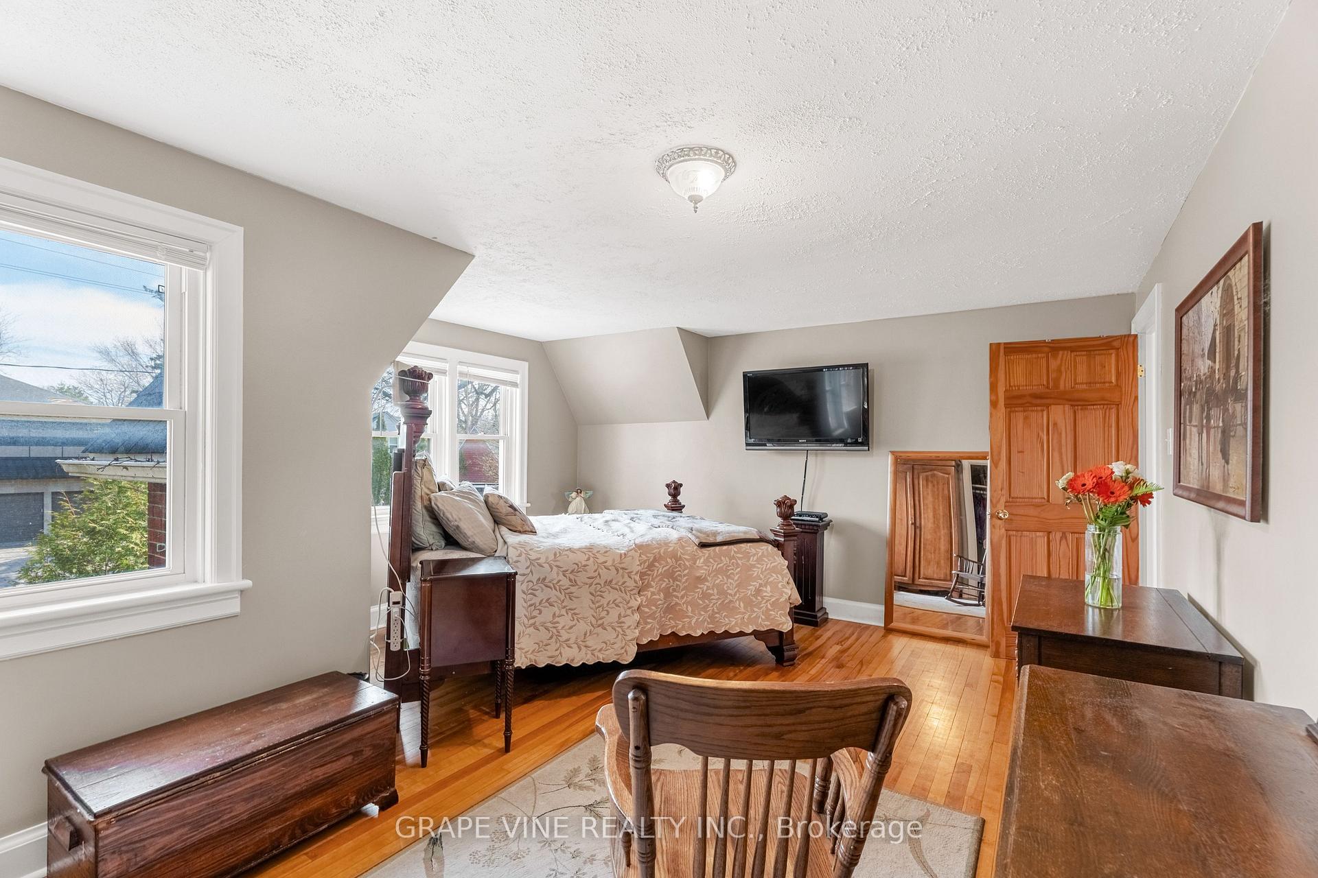 Photo 23 of 369 Pleasant Park Road, Ottawa, Alta Vista/Faircrest Heights — HOMEH