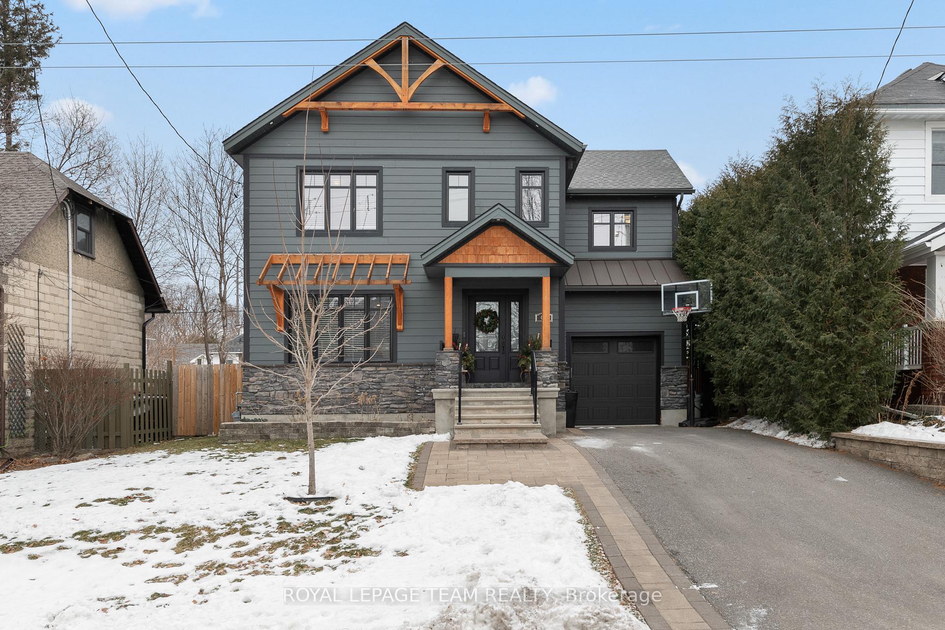 Front of 441 Hartleigh Avenue