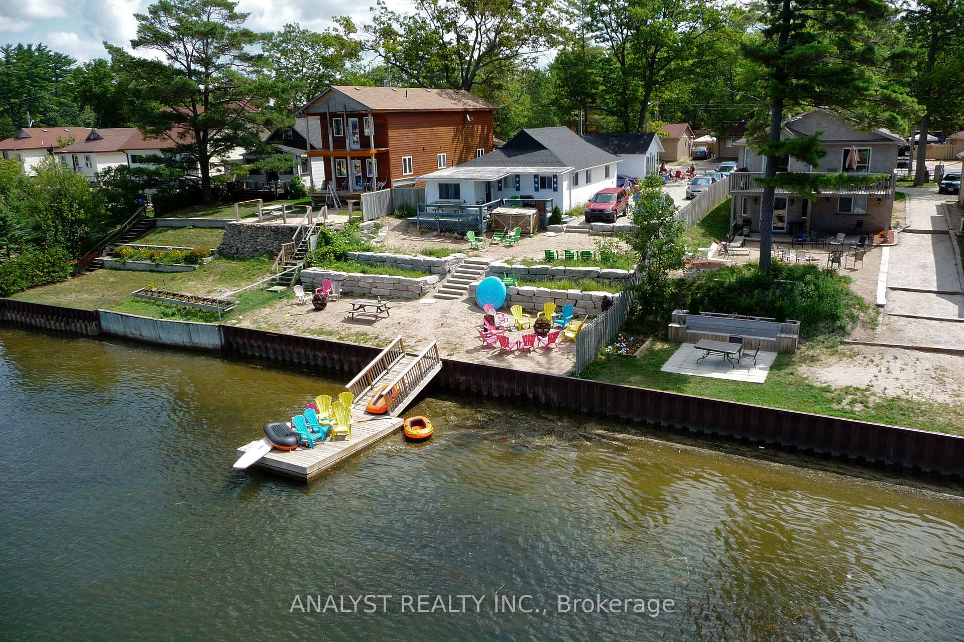 Photo 1 of 28 River Avenue Crescent, Wasaga Beach — HOMEH