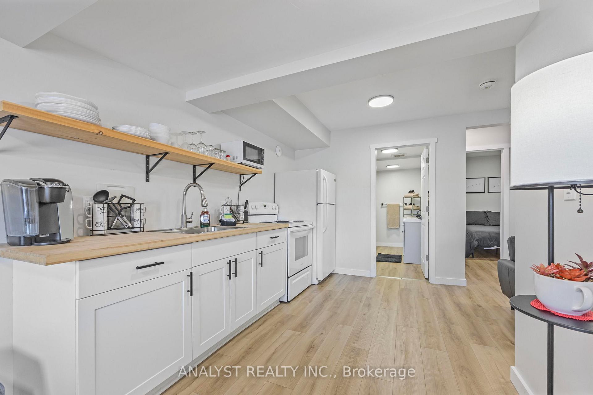 Photo 6 of 28 River Avenue Crescent, Wasaga Beach — HOMEH
