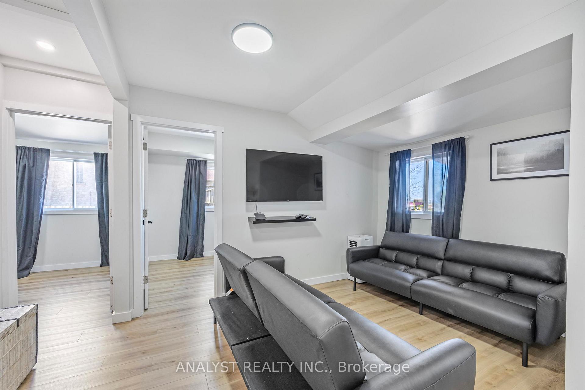 Photo 9 of 28 River Avenue Crescent, Wasaga Beach — HOMEH