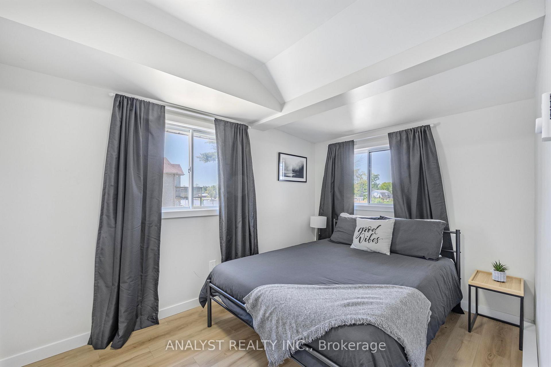 Photo 11 of 28 River Avenue Crescent, Wasaga Beach — HOMEH