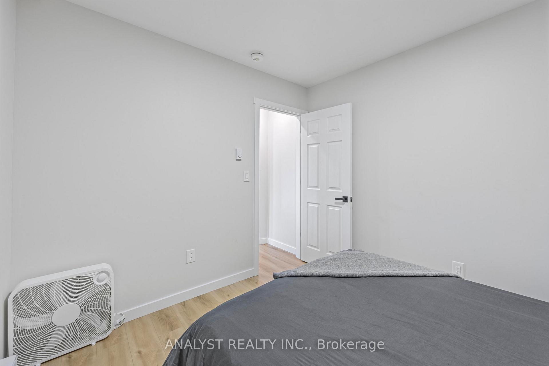 Photo 16 of 28 River Avenue Crescent, Wasaga Beach — HOMEH