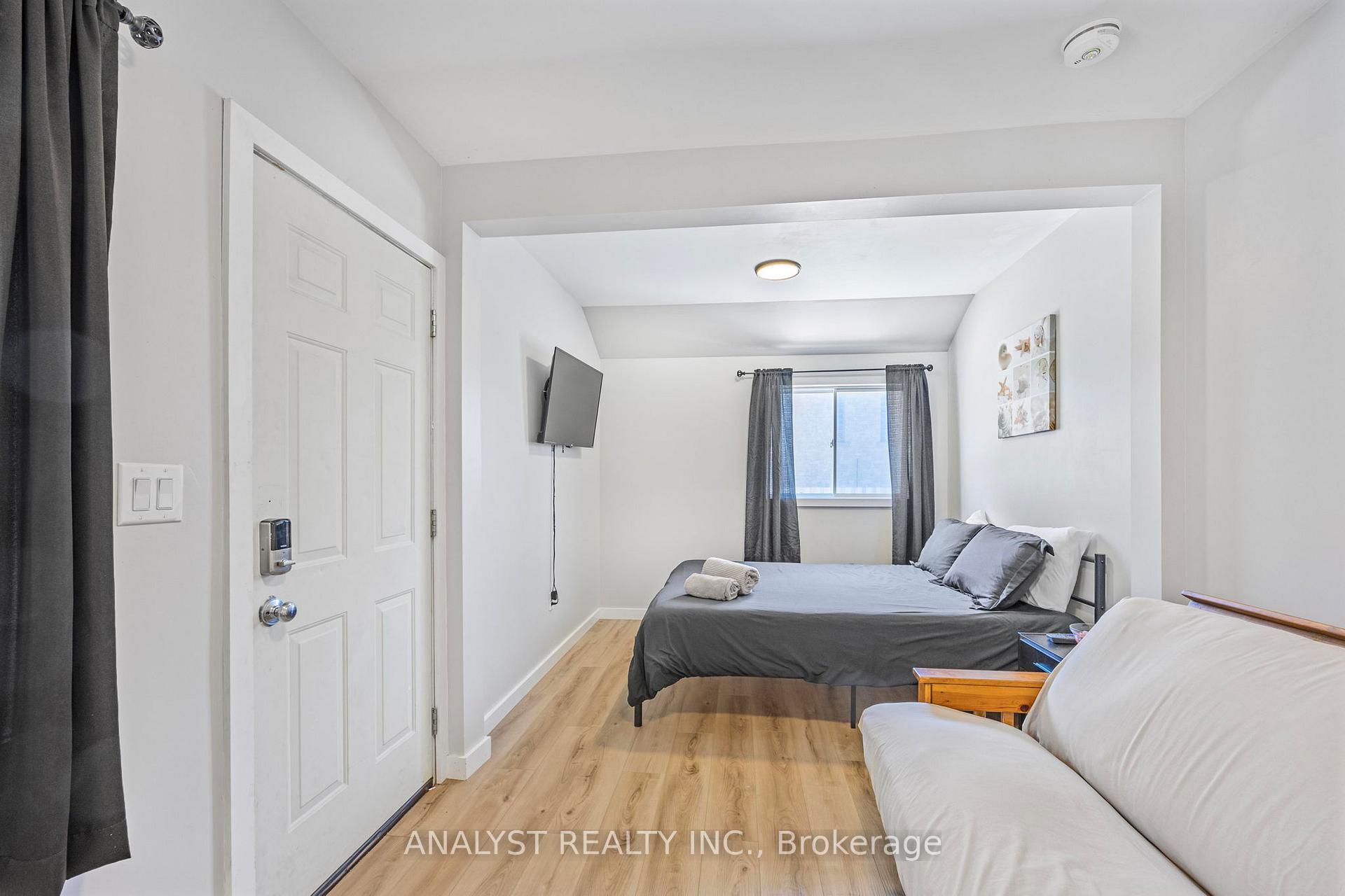 Photo 22 of 28 River Avenue Crescent, Wasaga Beach — HOMEH