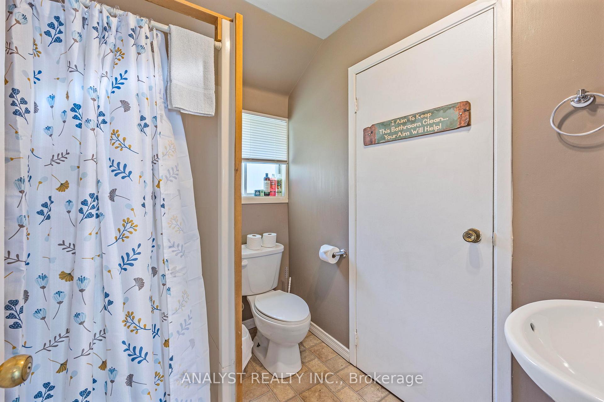 Photo 32 of 28 River Avenue Crescent, Wasaga Beach — HOMEH