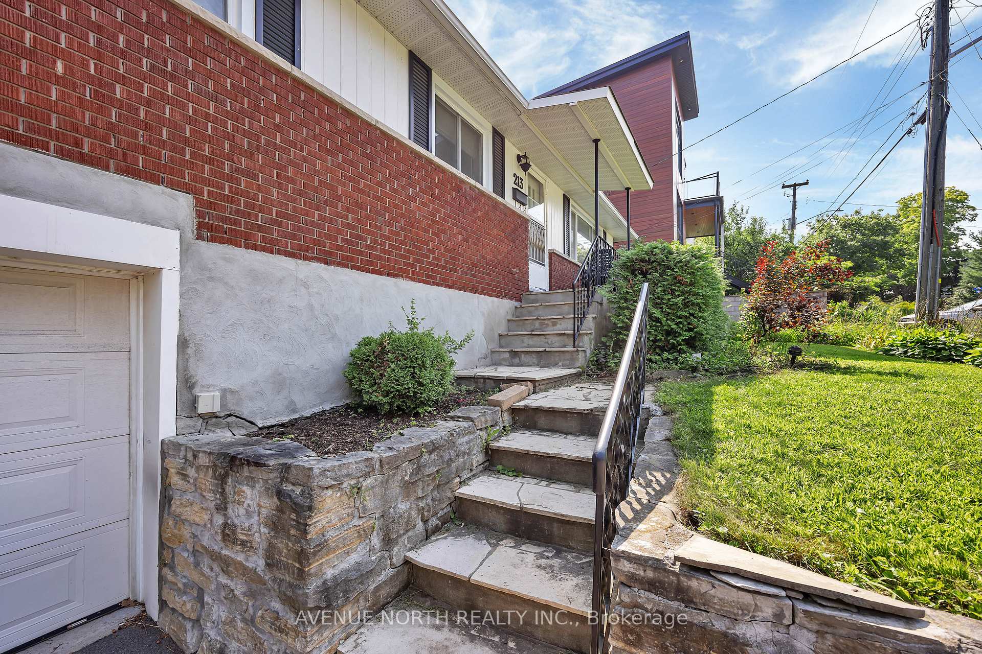 Photo 3 of 213 Ancaster Avenue, Ottawa, Woodroffe — HOMEH