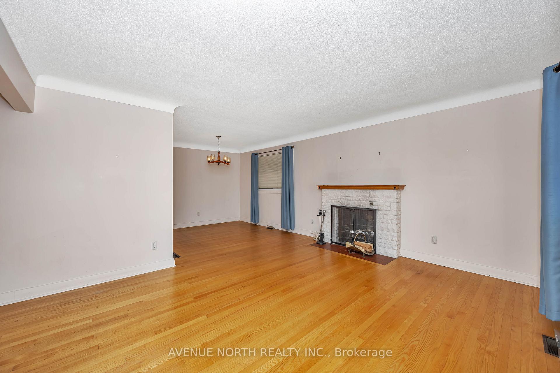 Photo 5 of 213 Ancaster Avenue, Ottawa, Woodroffe — HOMEH