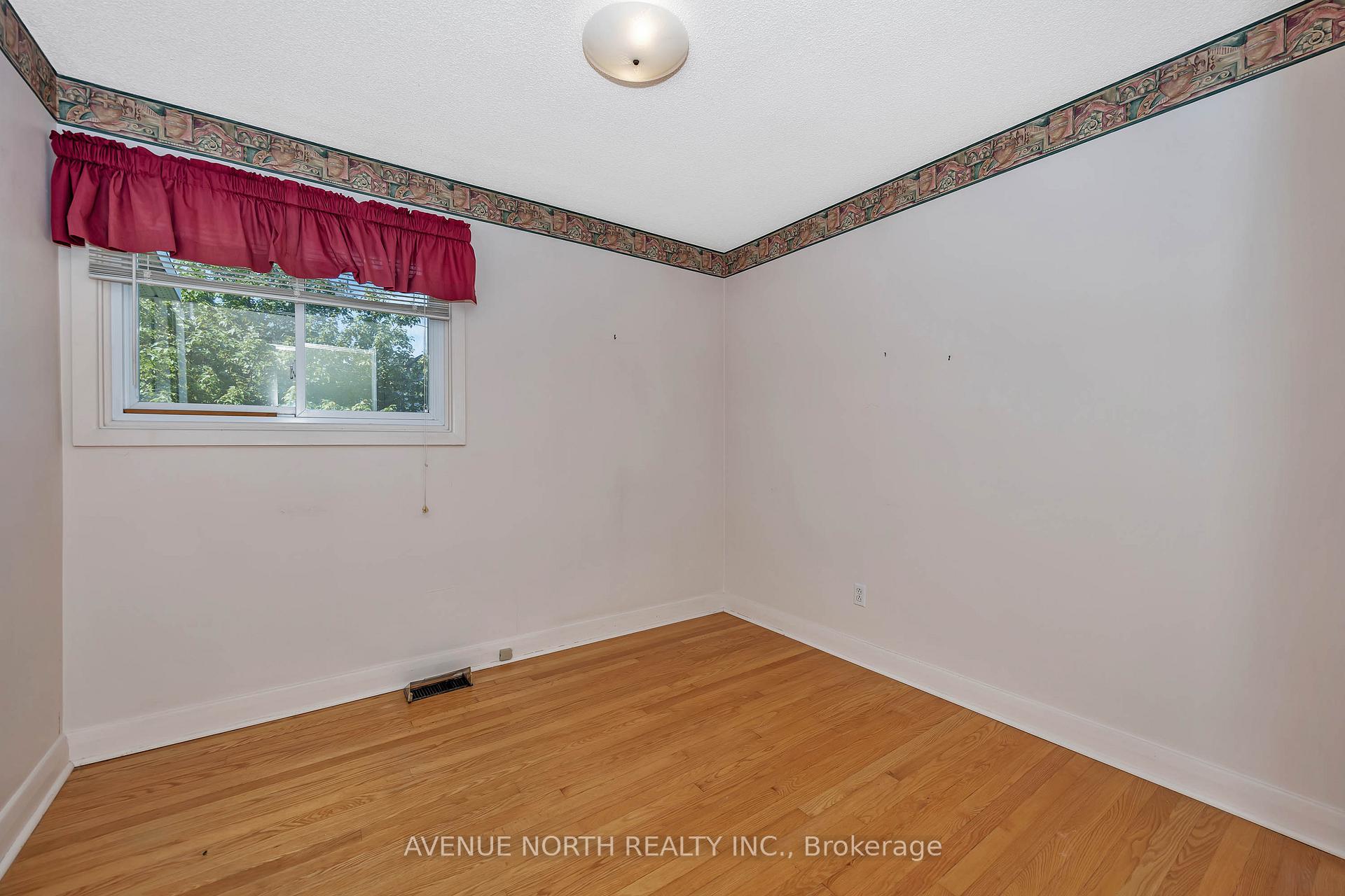 Photo 11 of 213 Ancaster Avenue, Ottawa, Woodroffe — HOMEH