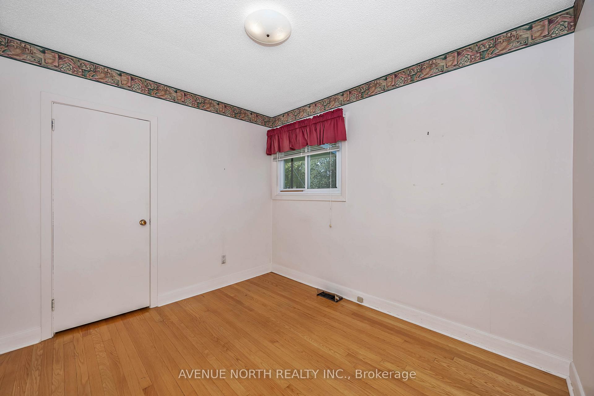 Photo 12 of 213 Ancaster Avenue, Ottawa, Woodroffe — HOMEH