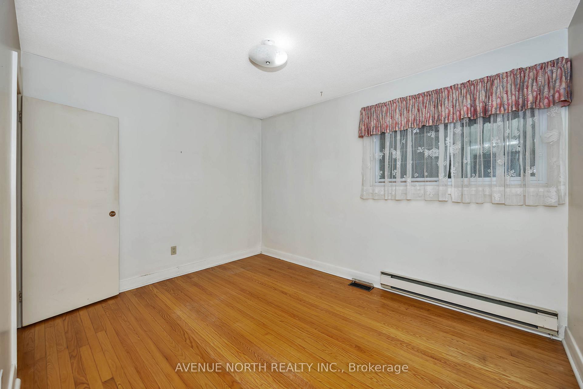 Photo 16 of 213 Ancaster Avenue, Ottawa, Woodroffe — HOMEH