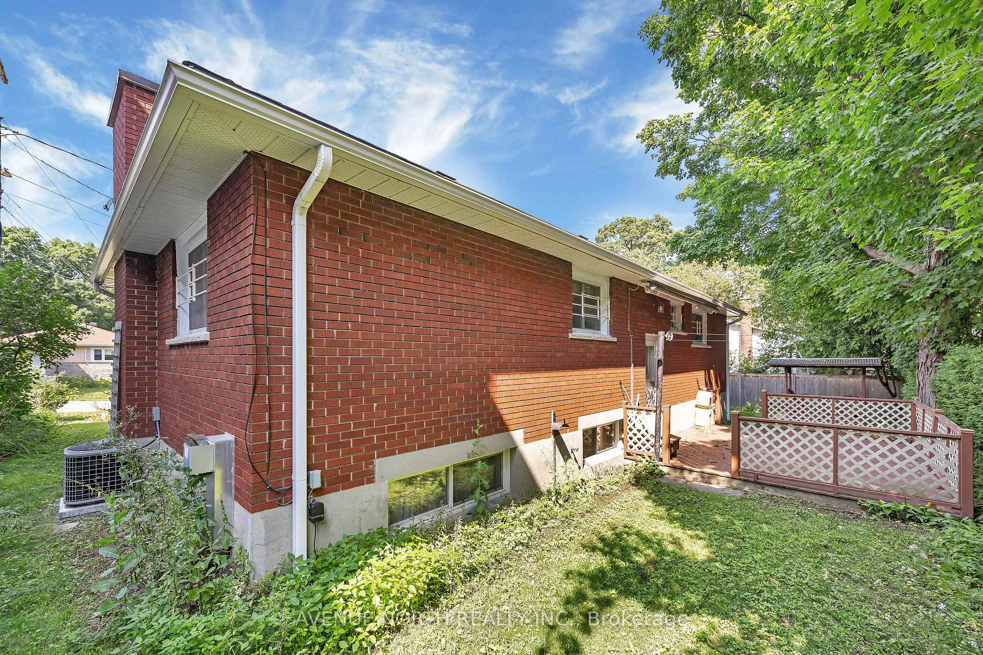Photo 30 of 213 Ancaster Avenue, Ottawa, Woodroffe — HOMEH