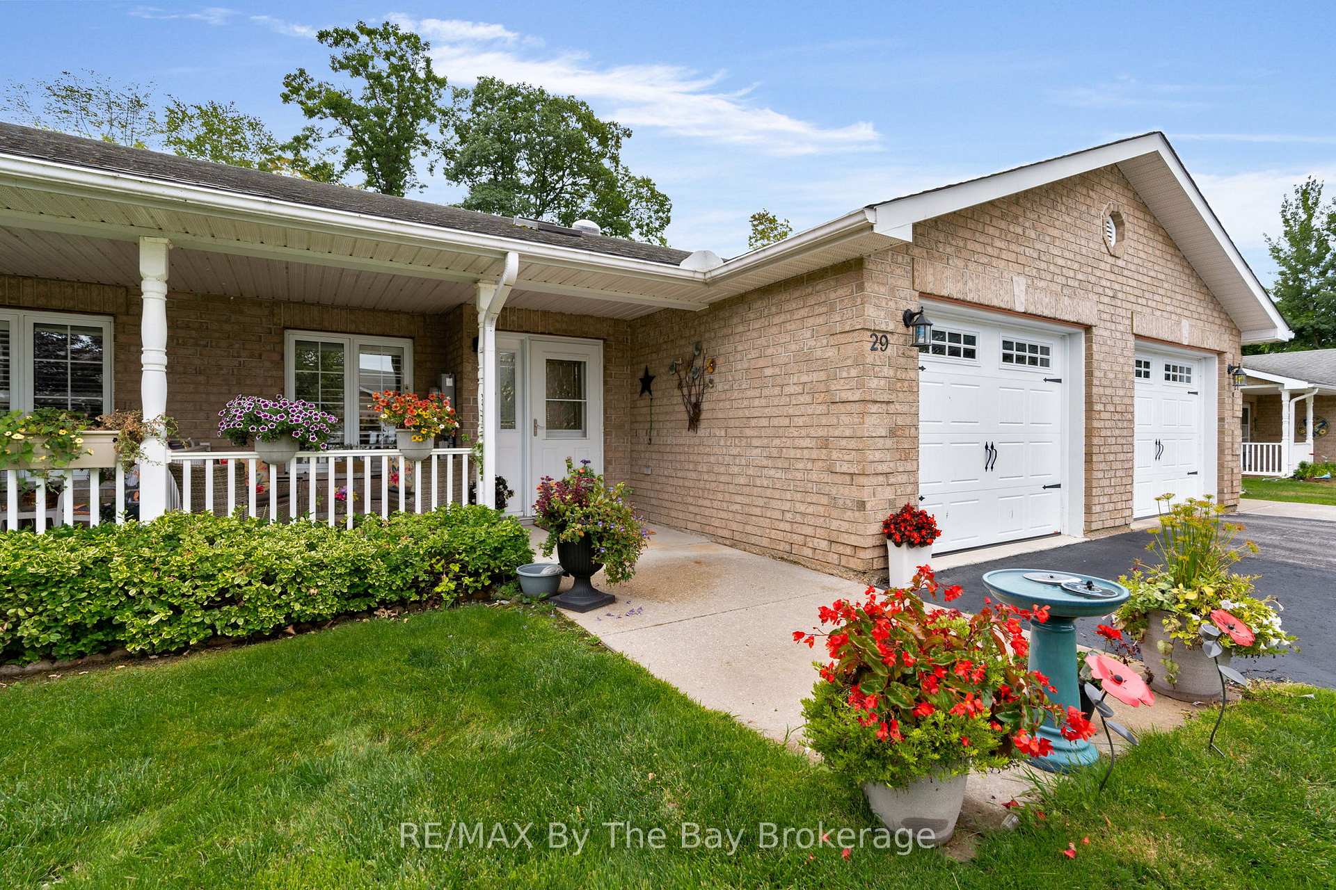 Photo 2 of 29 Meadow Lane, Wasaga Beach — HOMEH
