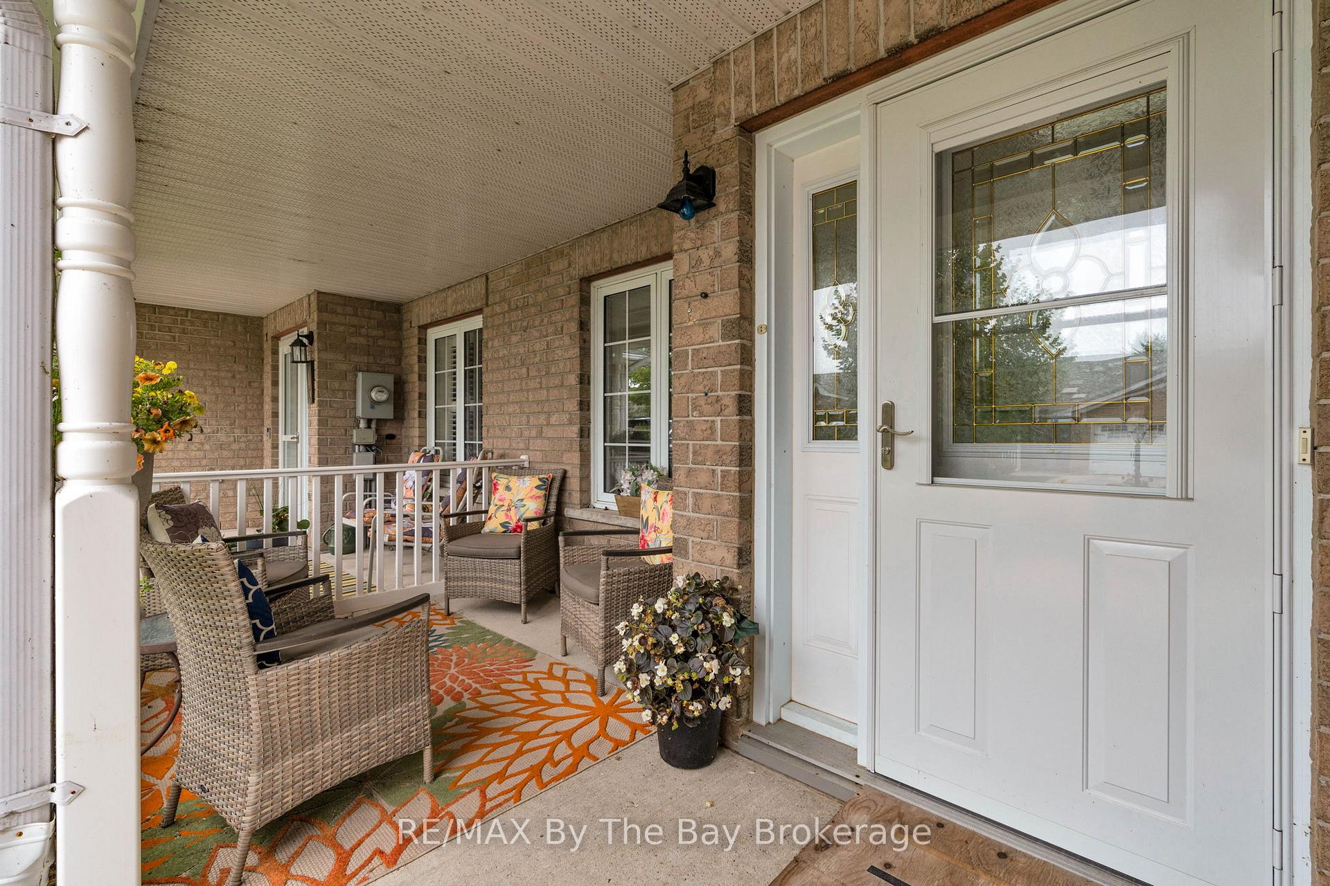 Photo 5 of 29 Meadow Lane, Wasaga Beach — HOMEH