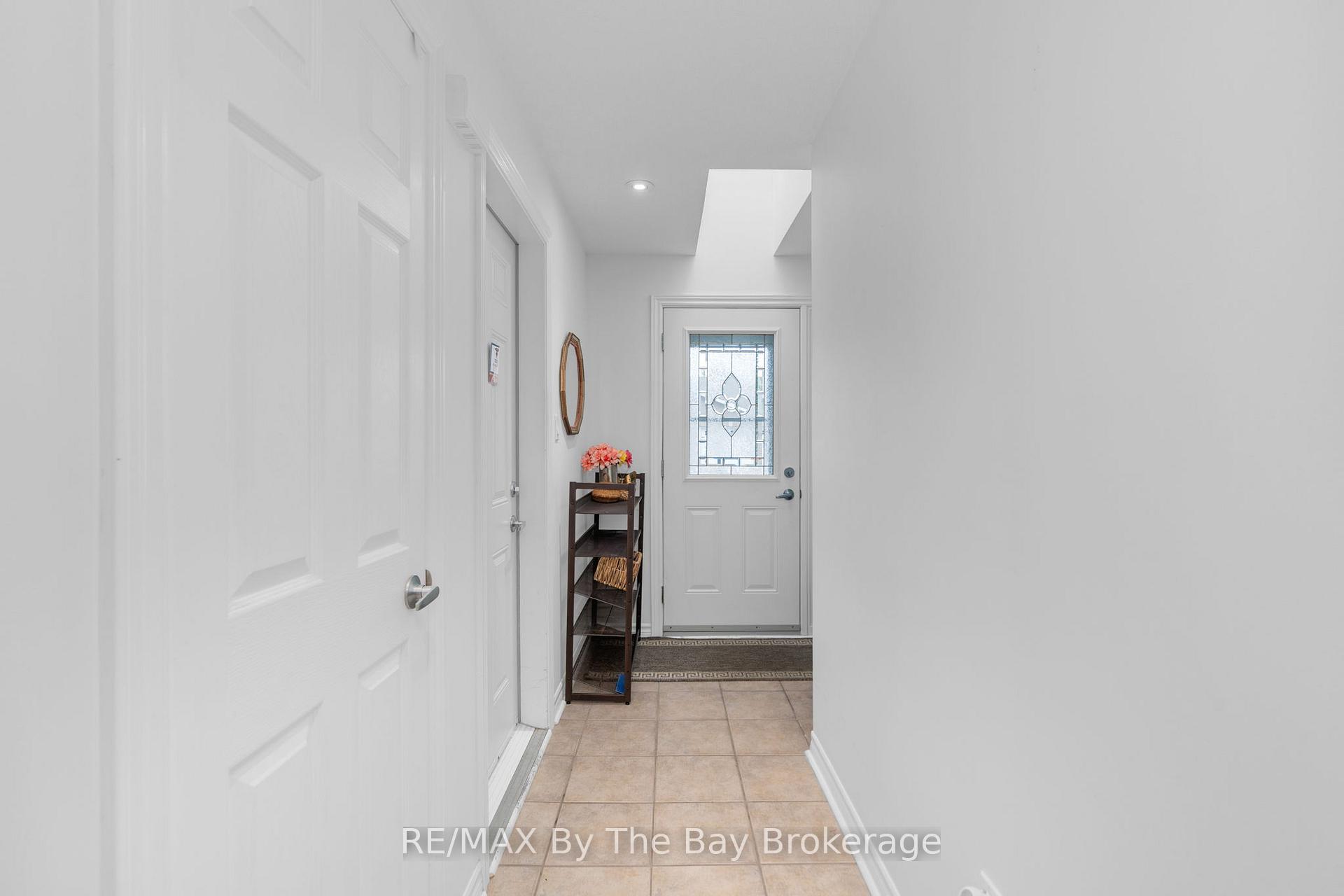 Photo 6 of 29 Meadow Lane, Wasaga Beach — HOMEH