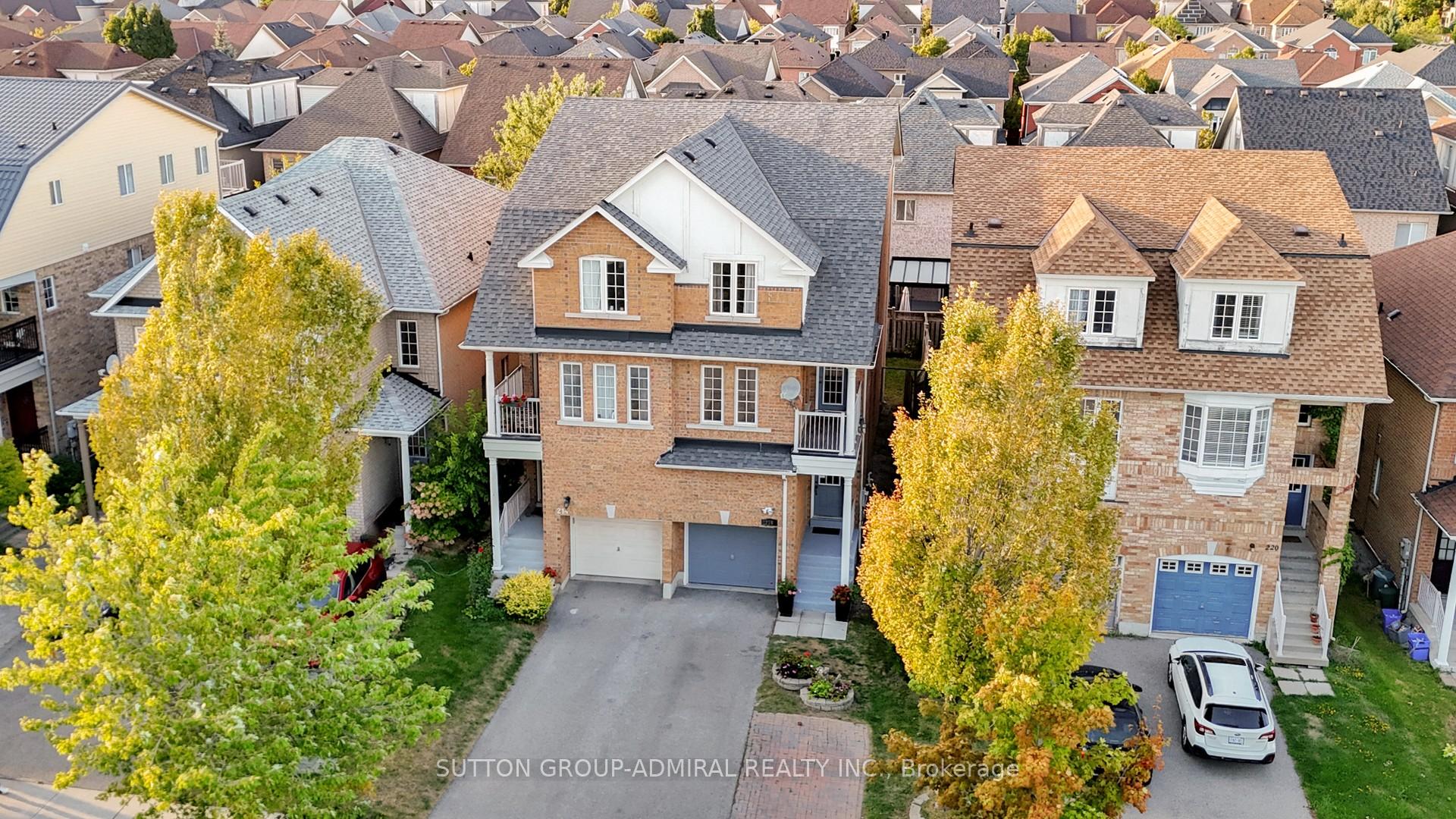 Photo 2 of 216 Maple Sugar Lane, Vaughan, Patterson — HOMEH
